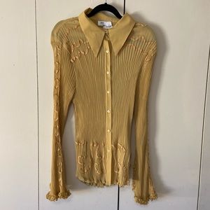 Yellow 90s vintage pleated stretchy button up with flare sleeves